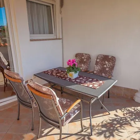 Mit Balkon Und Meerblick - B51594 * Crikvenica